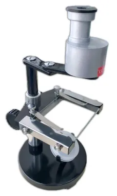 Microscop cu masa de disectie