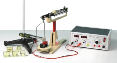 Dispozitiv de observare a interactiunii dintre campul magnetic si cel electromagnetic creat de conductorul liniar